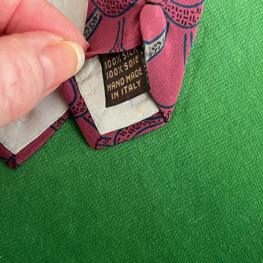 Valentino Fuchsia and Gray Arch Design Tie - Picture 4 of 4